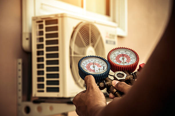 Professional Hvac technician working in Bordentown, NJ